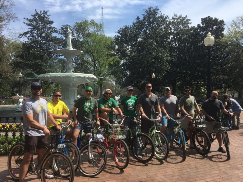 Savannah: Historical Bike Tour with Tour Guide - Scenic Stops: Savannah’s Iconic Squares and Landmarks