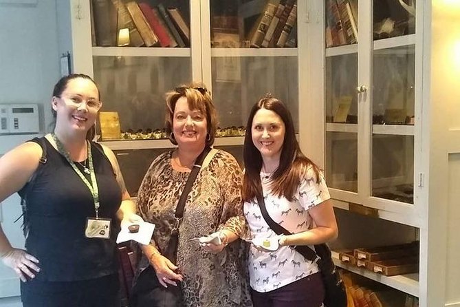 Savannah History plus Coffee and Chocolate Walking Tour - The Personal Touch of Guide KT OBrien