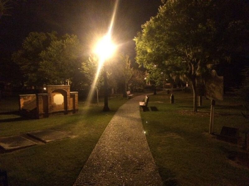 Savannah: Pub Crawl and Ghost Tour - Discover Savannahs Haunted Charm with the Pub Crawl and Ghost Tour