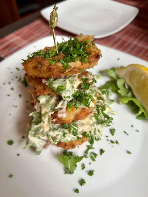 Savannah: Southern Traditions Dinner Tour - Pacing and Group Size for a Personal Experience