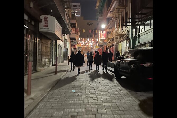 Savannah Terrors Ultimate Dead of Night Haunted Ghost Tour - Forsyth Park Fountain and Its Eerie Encounters