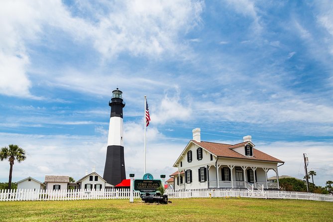 Savannah to Tybee Island with Dolphin Cruise - Time at Tybee Island Beach and Key Photo Spots