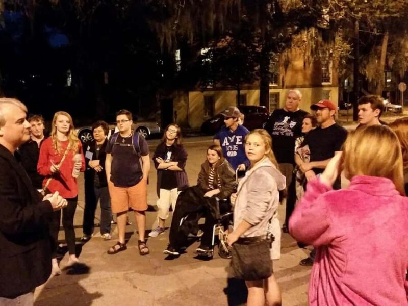 Savannah: Walking Tour with Bar Stops & Local Guide - Savannah’s Haunted Night: A Memorable Evening