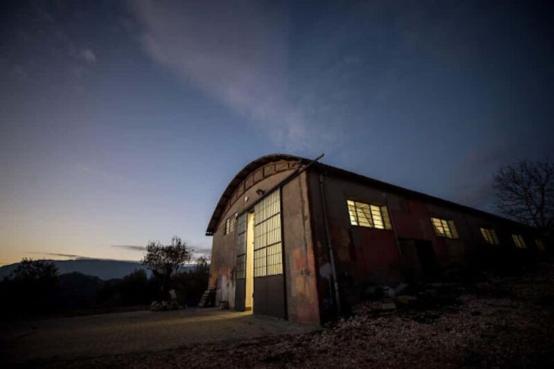 Savuto: Tour of the vineyards and visit to the winery with tastings - Experience the Heart of Calabrian Wine at Le Moire Winery