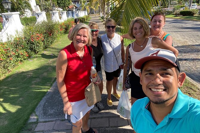 Sayulita Magical Town Tour: Local food, and chocolate. - The Chocolate-Making Demonstration: Family Recipes and Tips