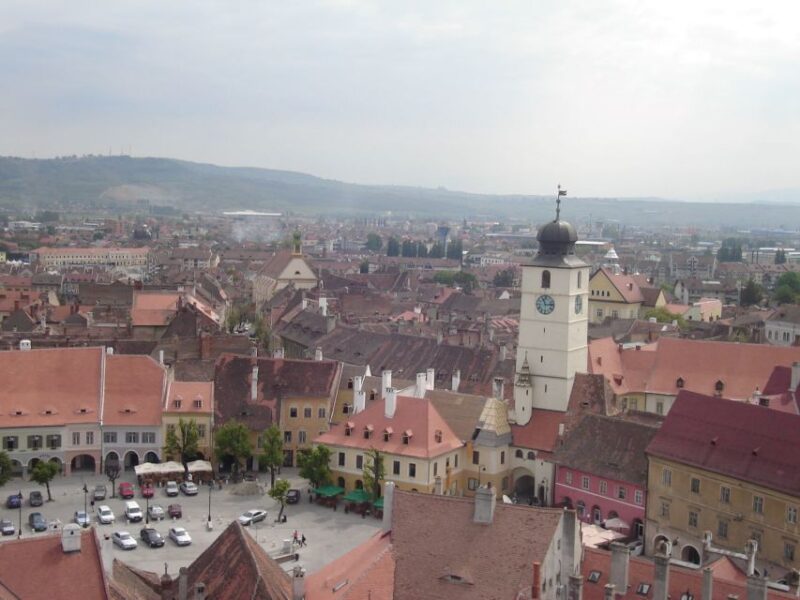 SB01 - City Tour Sibiu: Exploring the Heart of Transylvania - Starting at Piata Huet: The Meeting Point for Convenience