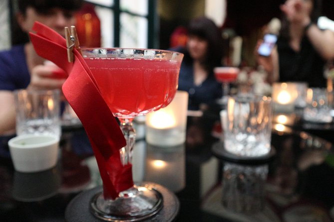 Scandalous Paris-Belle Epoque Brothels & Courtesans - Visiting Fontaine de la Place Saint-Georges and Notorious Courtesans