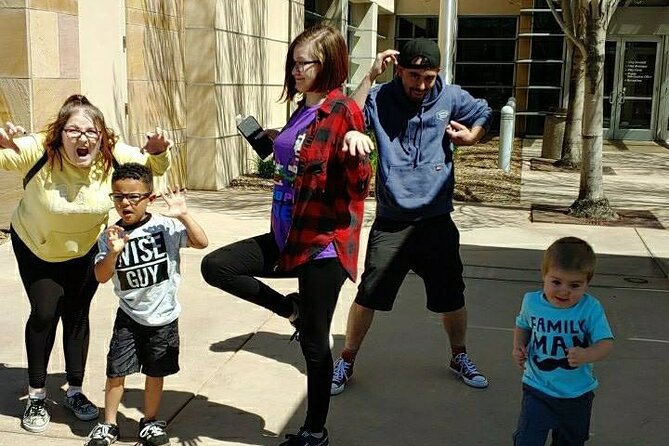 Scavenger Hunt Adventure in Montgomery by Wacky Walks - The Role of the Remote Host During the Game