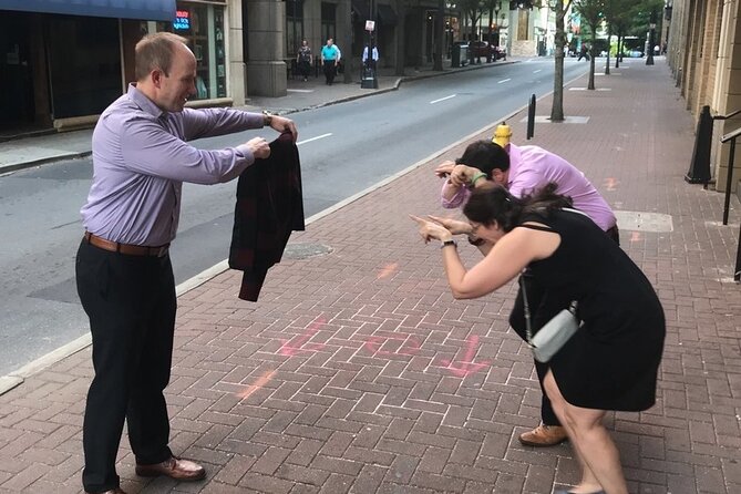 Scavenger Hunt Adventure in Toledo by Crazy Dash - How the Crazy Dash App Guides You Through Toledo