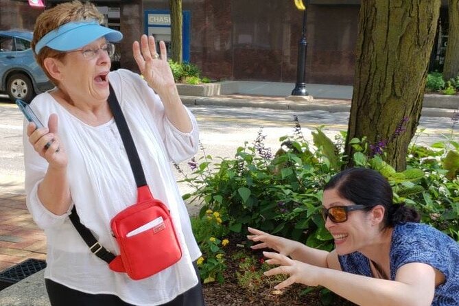 Scavenger Hunt Adventure in Toledo by Crazy Dash - The Experience of a Relaxed City-Wide Scavenger Hunt