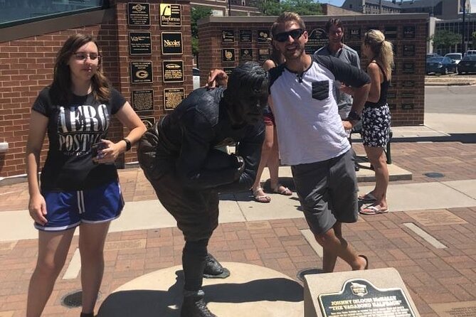 Scavenger Hunt in St. Louis by Crazy Dash - Challenges and Items to Find in Downtown St. Louis