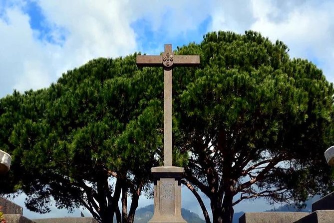 Scenic Route - Nuns Valley Tour - The Experience of Madeira’s Scenic Highlights