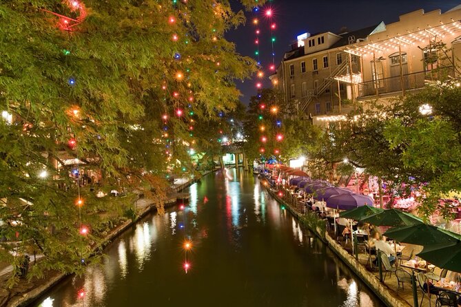 Scenic San Antonio Small Group Night Tour w/Riverwalk Boat Cruise - Guided Commentary and Tour Guides’ Expertise