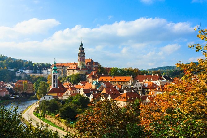 Scenic transfer from Prague to Passau with 4 hours sightseeing in Cesky Krumlov - Key Points