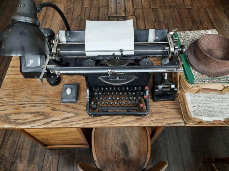 Schindler's Factory and Jewish Ghetto Walking Tour - Key Points