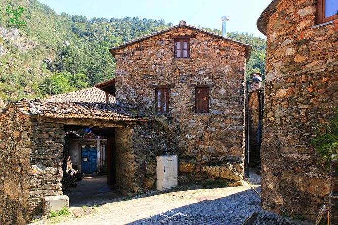 Schist Villages at Lousa Mountain - Reaching the Elevated Villages of Aigra Velha and Aigra Nova