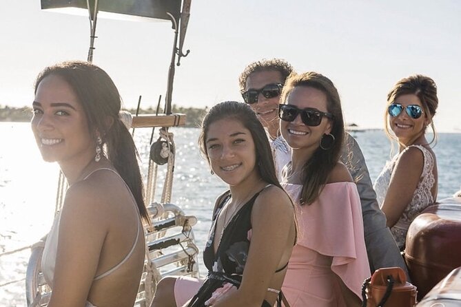 Schooner Appledore Day Sail with Full Bar in Key West - The Full Bar Experience: Drinks and Socializing