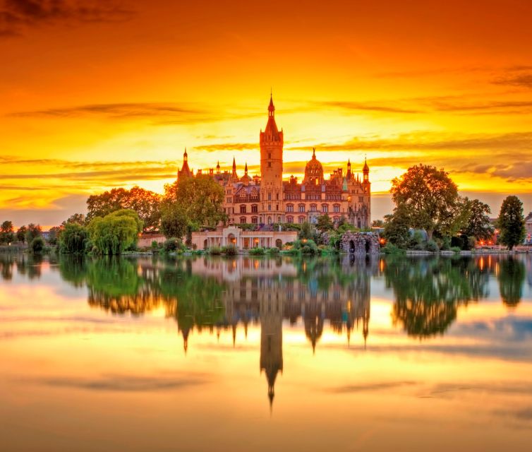 Schwerin: City Highlights Guided Tour - Discover Schwerins Historic Old Town with a Guided Walk