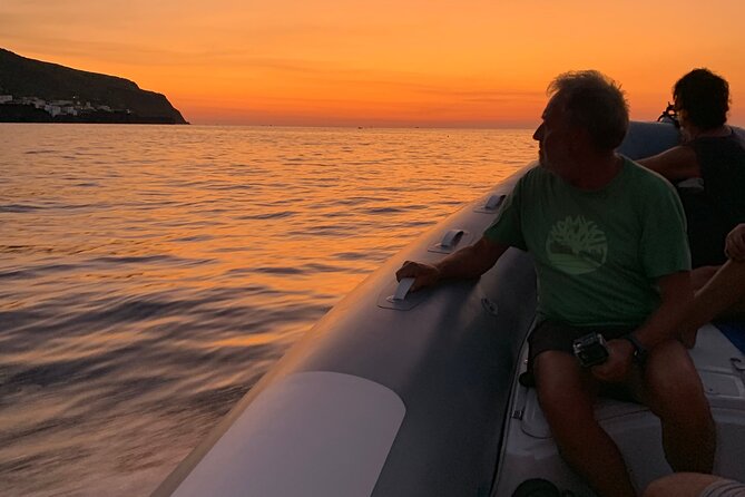 Sciara del Fuoco from the sea, night tour SMALL GROUP - Comparing This Tour to Larger Boat Excursions
