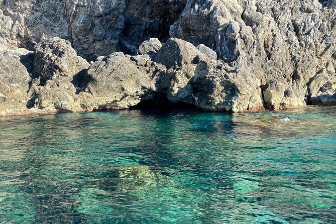 Scilla - Caves Tour + Cala Jankulla Beach - Starting Point and Tour Duration in Scilla
