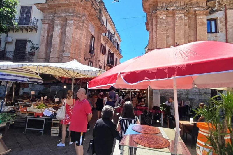 Scopri il Cuore di Palermo: arte, monumenti e mercati - Starting at SantIgnazio Square and Exploring Palermo’s Historic Heart