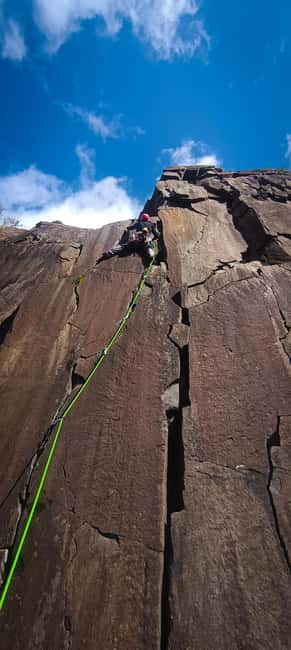 Scotland: 1-Day Beginner Rock Climbing Course - Lunch Break and Relaxation in the Outdoors