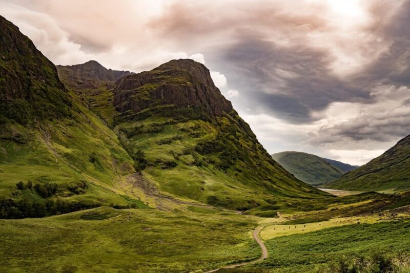 Scotland's West Coast: Online Road Trip Travel Guide - Scenic Drives and Notable Destinations
