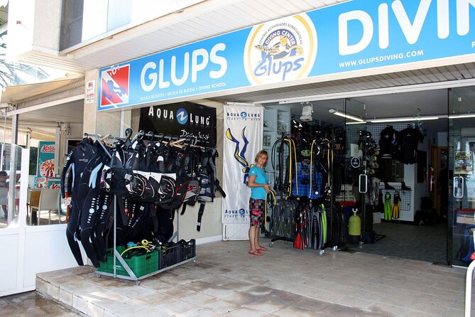 Scuba diving for beginners Cambrils with hotel Pickup - Visiting MontRoig del Camp and Local Landmarks