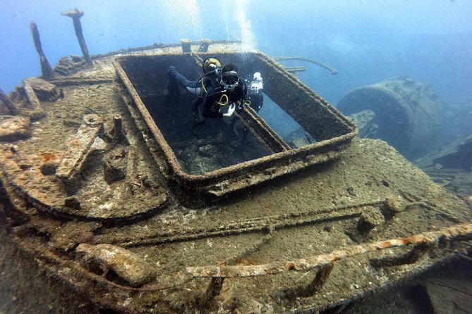 Scuba Diving for Certified Divers in Costa Adeje - The Experience of the Guides and Crew