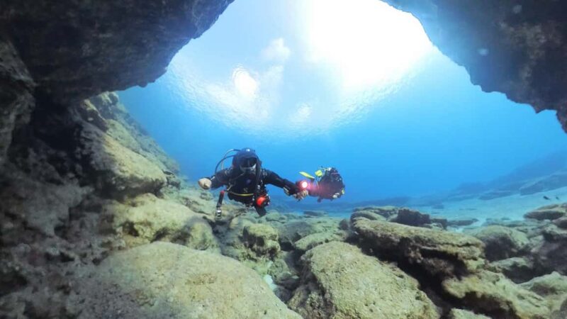 Scuba Diving - Tunnels & Caves - Cape Greco - private guided - Key Points