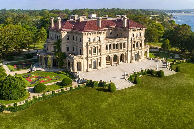 Sea Newport Experience Luxury private tour of Newport LSV - Newport’s Scenic Highlights in a Private Setting