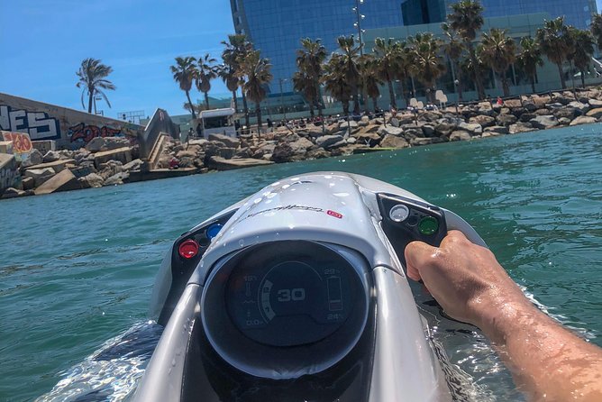 SEABOB EXPERIENCE en BARCELONA - The Meeting Point at Moll de Mestral