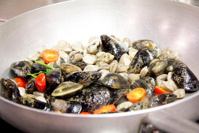 Seafood Cooking Class and Lunch in the Heart of Sorrento - Warm Welcome with Prosecco and Shrimp Appetizers