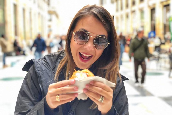 Seaside Naples Food Tour with Marina Promenade & Visit of Castel dell'Ovo - Starting Point at the Toledo Metro Station