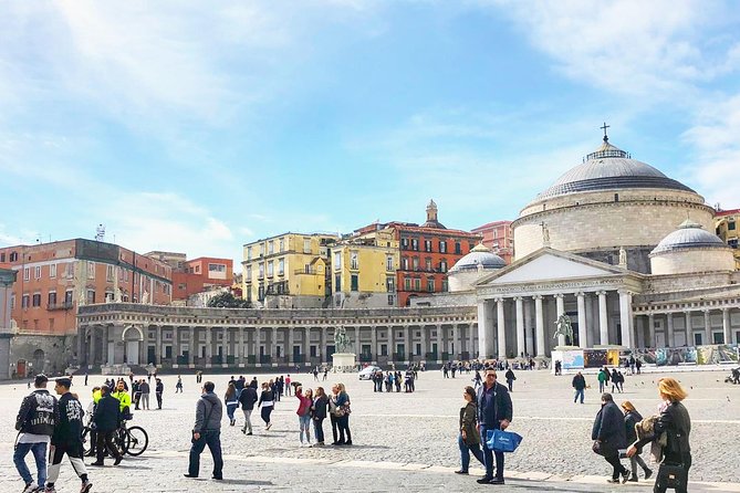 Seaside Naples Food Tour with Marina Promenade & Visit of Castel dell'Ovo - The Seaside Walk and Piazza del Plebiscito