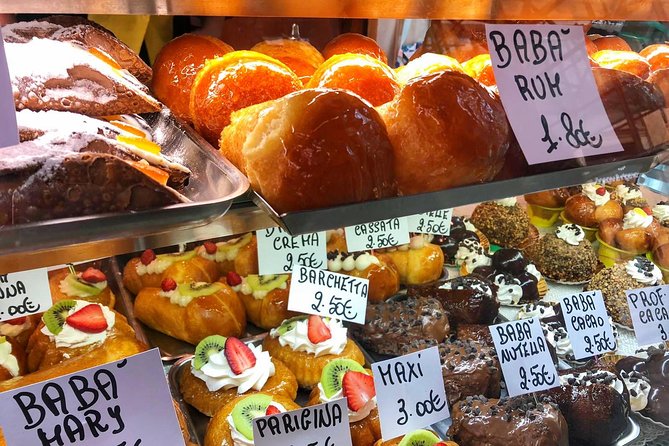 Seaside Naples Food Tour with Marina Promenade & Visit of Castel dell'Ovo - Climb to Castel dellOvo for Panoramic Views