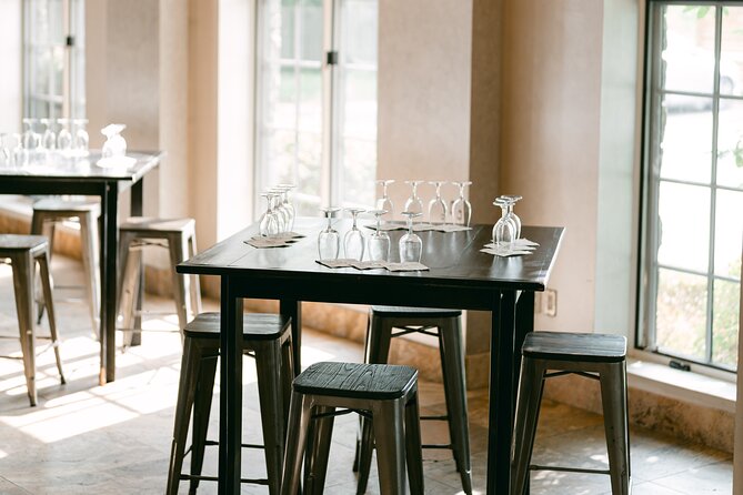 Seated Tasting Experience at Konzelmann Winery - Key Points