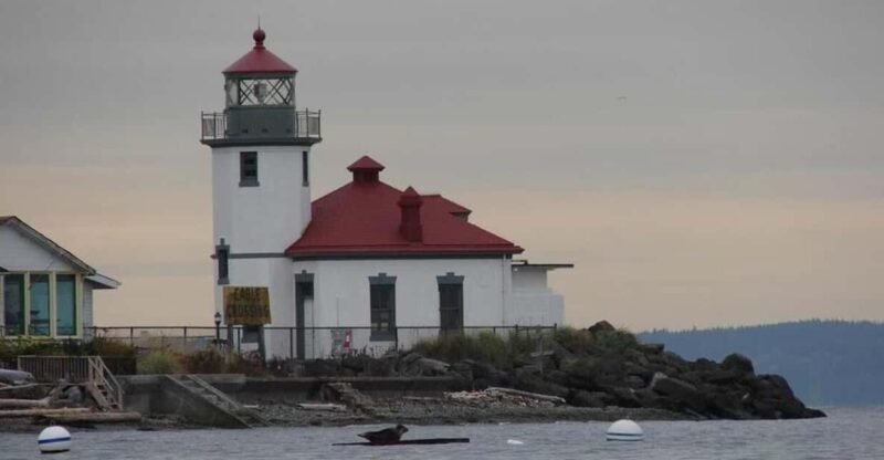 Seattle: Alki Lighthouse Sea Kayak Tour - Navigating the Urban and Natural Views of Duwamish Head