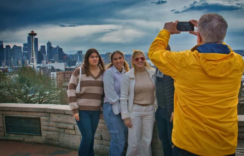 Seattle: City Highlights Tour - Visiting Pioneer Square and Waterfall Garden Park