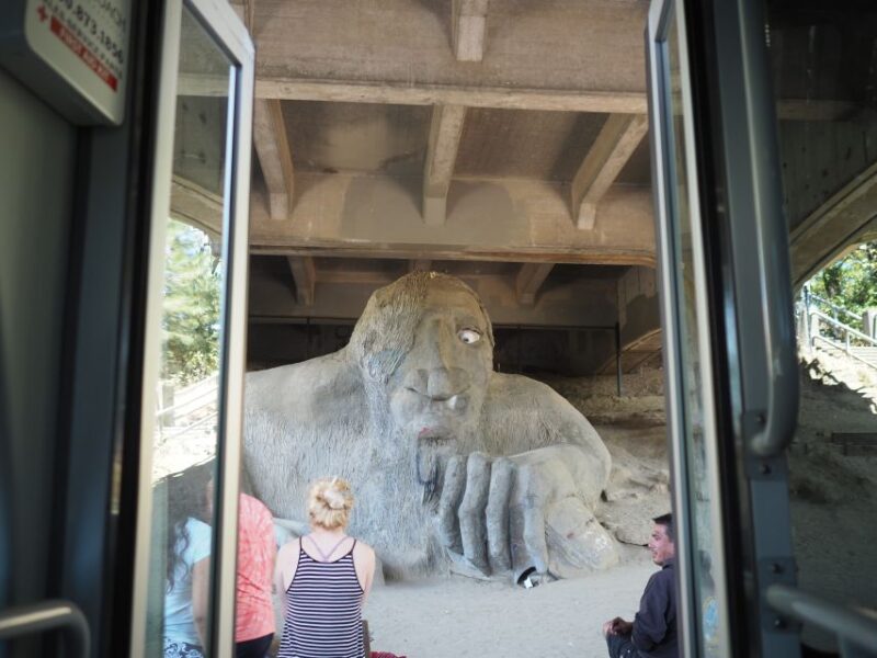 Seattle: City Highlights Tour - The Ballard Locks and Salmon Ladder Experience