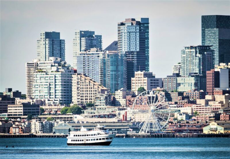 Seattle: Guided Harbor Cruise - The Role of the Guide and Narration