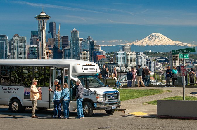 Seattle Land and Sea Tour Experience - Experience the Classic Seattle Views at Kerry Park and Seattle Center
