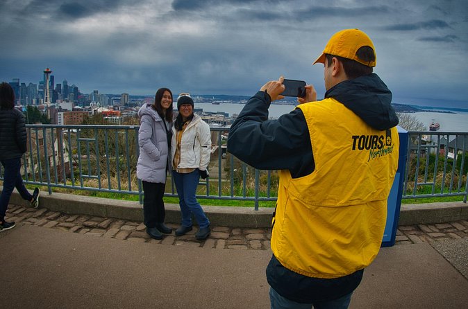 Seattle Land and Sea Tour Experience - Driving Past Seattle’s Major Sports Venues and Waterfront Views