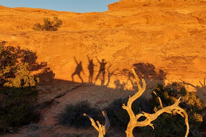 Secluded Arches Sunset Experience Best Of Devils Garden Fun Hike - Logistics: Meeting Point and Tour Duration