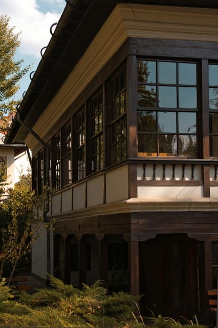 Secret Communist Tour: Hidden sites, Architecture and Myths. - Carol Park and Its Mausoleum’s Symbolism