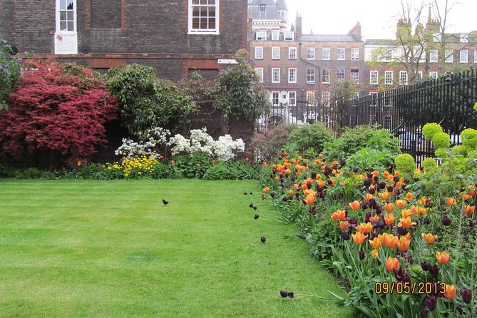 Secret Gardens of London Private Tour - Lincolns Inn Fields and the Mid-Morning Coffee Break
