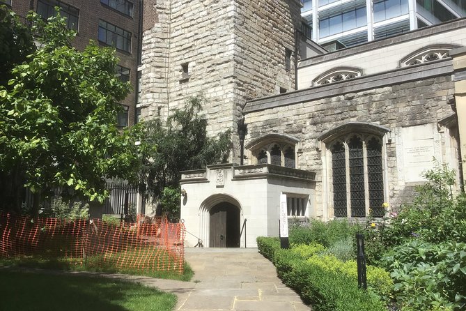 Secret Gardens of the City of London Private Tour - Exploring Historic Churches and Memorials