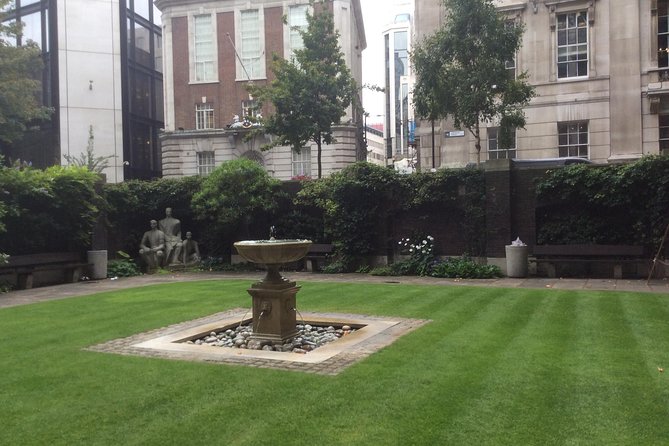 Secret Gardens of the City of London Private Tour - War Memorials and Cultural Landmarks