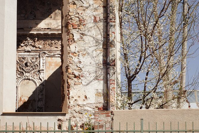 Secret Genoa Photo Tour - Snacks and Hydration: Added Comfort
