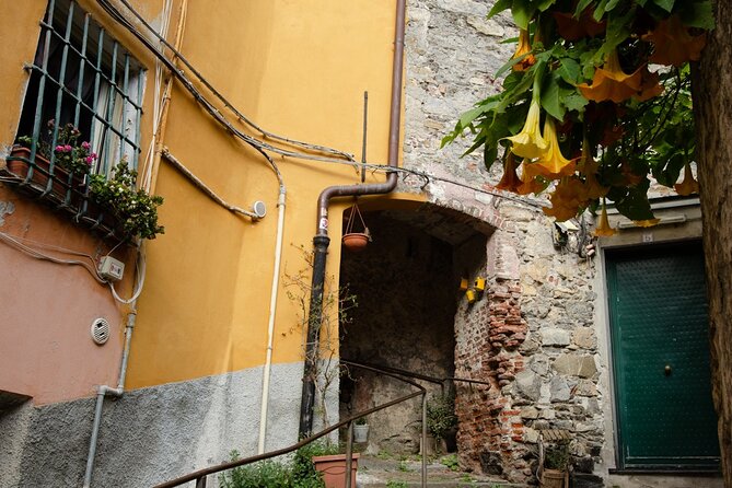 Secret Genoa Photo Tour - Comparing with Similar Experiences